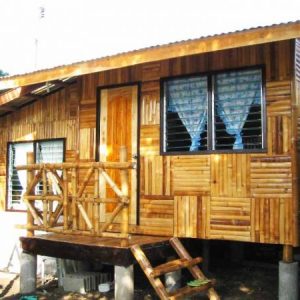Rumah Bambu Panggung